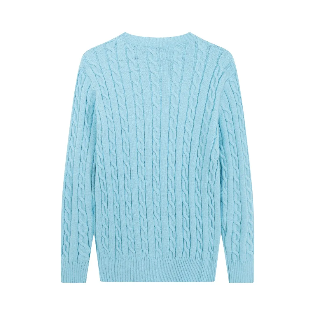 P210 [Ralph Lauren round neck solid color pony embroidery logo twist knitted sweater] ✅Ralph Lauren classic basic versatile knitted pullover crew neck sweater for men and women ✅Main supplier platform live broadcast Wholesale entity Replenish when out of stock will not be removed from the shelves ✅ZP quality 1:1 pattern making Scan the code to enter the GF website Counter quality ✅Detailed quality is the only one in Guangzhou Imported quality cotton yarn Focus on high-end cost-effective Good quality Needless to say ✅The version is restored to the original version. The maximum size can be worn up to 1105 pounds. Loose, comfortable and stress-free. ✅The upper body is simple and easy to match. A must-have for ootd. Good-looking clothes are never picky. A must-have in couples’ wardrobes. Size: S-XL. Color: black, white, gray, royal blue, pink, sky blue, khaki.